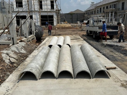 รับสั่งผลิตบัวปูนปั้น